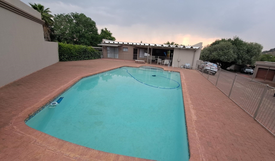 3 Bedroom Property for Sale in Langenhovenpark Free State